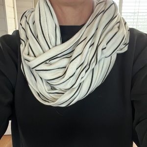 Beyond Yoga Infiniti scarf